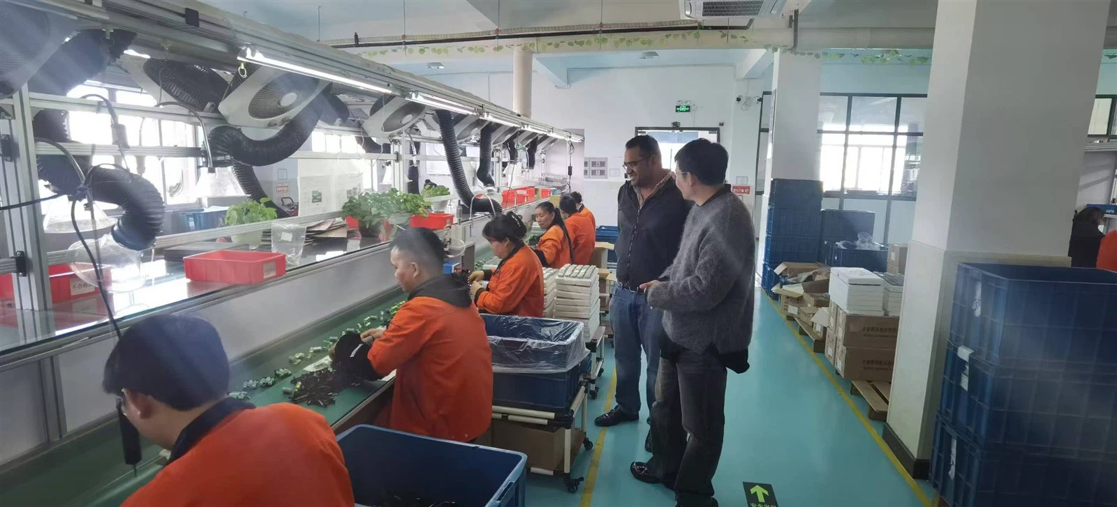 Srdečne vítame našich indických zákazníkov – návšteva továrne HAVELLS